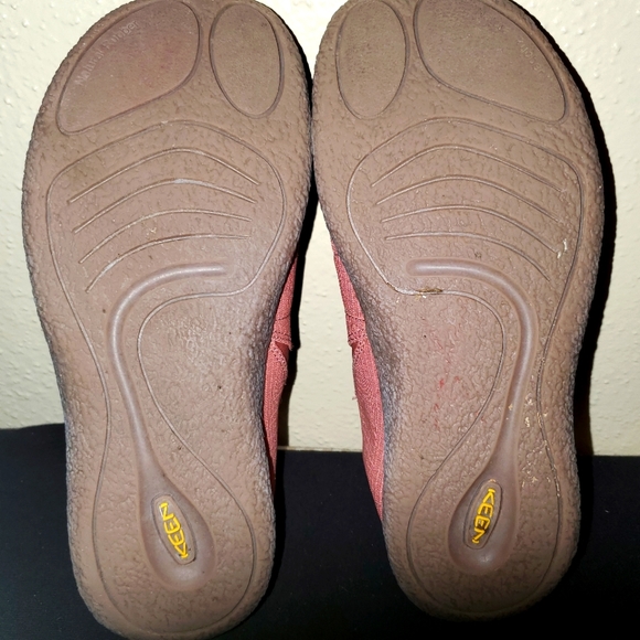 KEEN Womens Slip on Shoes 7 - Picture 9 of 10